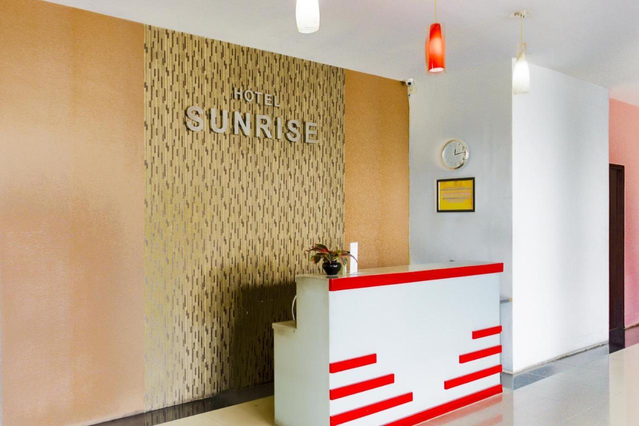 Oyo 3343 Sunrise Hotel Banjarbaru Екстер'єр фото