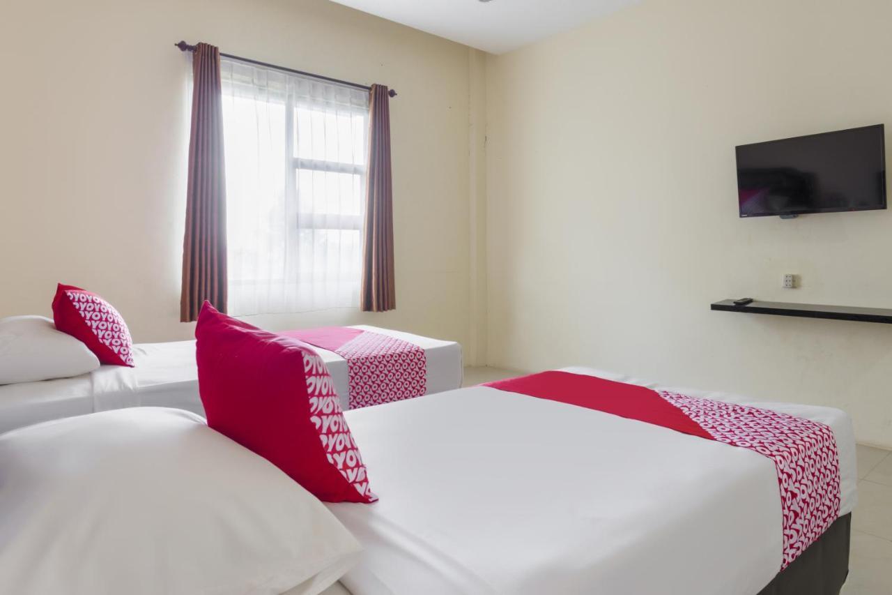 Oyo 3343 Sunrise Hotel Banjarbaru Екстер'єр фото