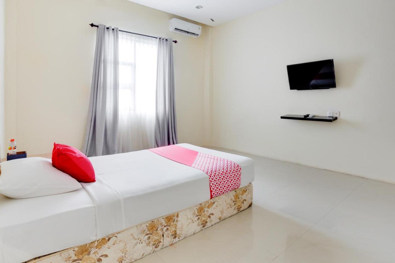 Oyo 3343 Sunrise Hotel Banjarbaru Екстер'єр фото