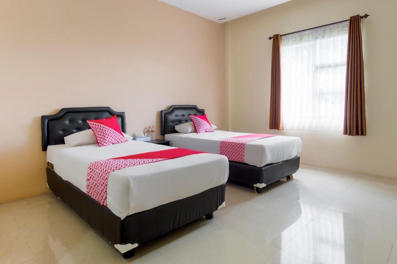 Oyo 3343 Sunrise Hotel Banjarbaru Екстер'єр фото